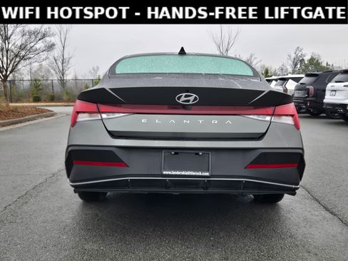 Used 2024 Hyundai Elantra SEL image 6