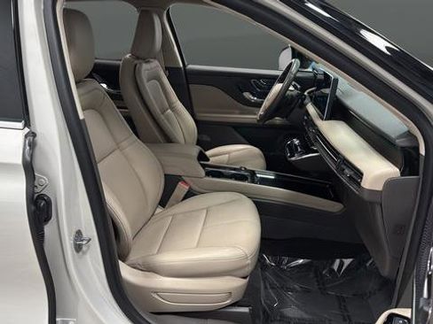 Used 2024 Lincoln Corsair Reserve image 28