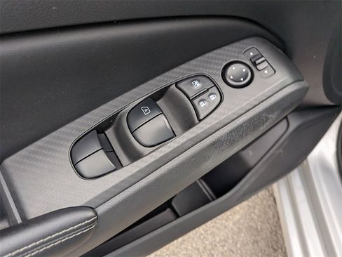 Used 2024 Nissan Altima 2.5 SV image 13