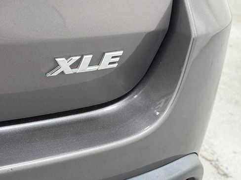 Used 2017 Toyota Highlander XLE AWD/4WD image 30