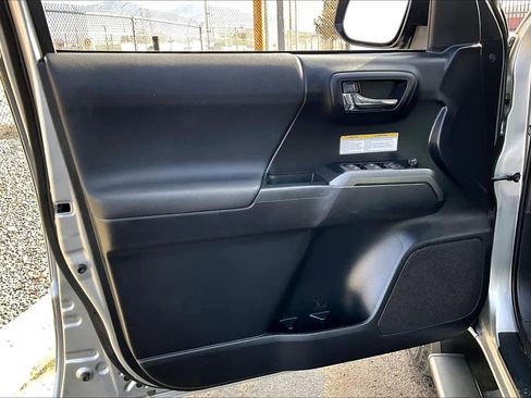 Certified 2020 Toyota Tacoma TRD Off-Road image 18