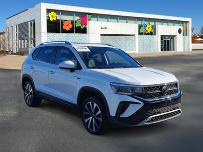 Certified 2024 Volkswagen Taos SE w/ Panoramic Sunroof Package