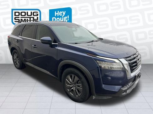 Used 2022 Nissan Pathfinder SV AWD/4WD image 6