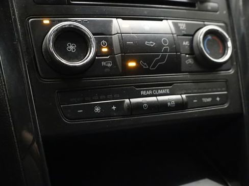 Used 2017 Ford Explorer XLT image 23