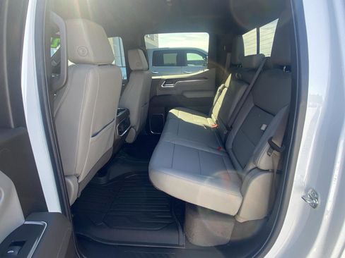 New 2026 GMC Sierra 1500 SLT image 24