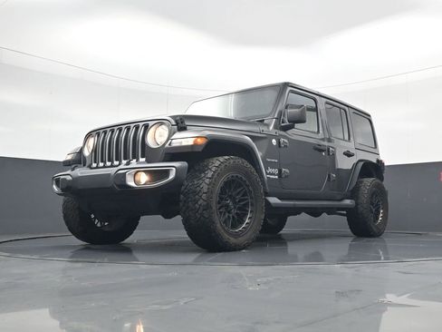 Used 2018 Jeep Wrangler Unlimited Sahara image 21