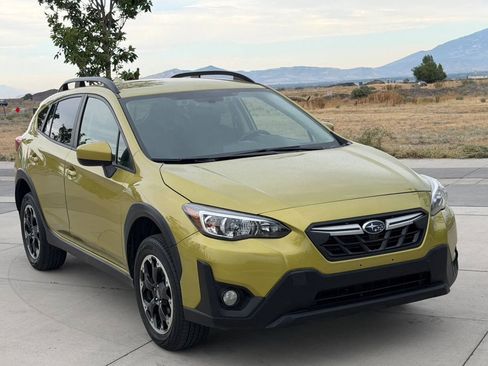 Used 2022 Subaru Crosstrek 2.0i Premium AWD/4WD image 3