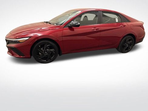 Certified 2026 Hyundai Elantra Sport w/ Cargo Package FWD image 8
