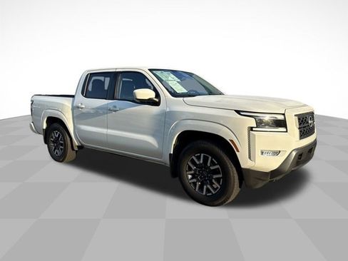 Used 2024 Nissan Frontier SL w/ Technology Package image 2