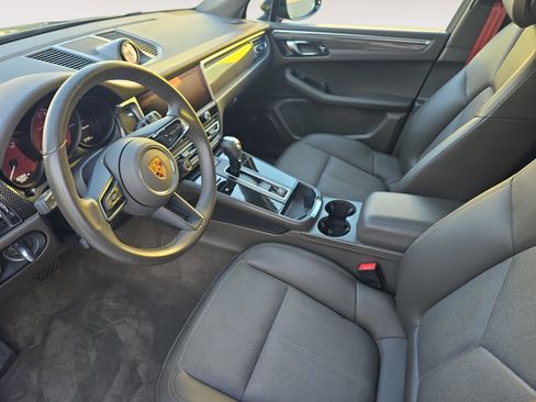 Used 2022 Porsche Macan image 4