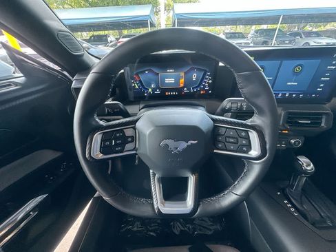 Used 2025 Ford Mustang Coupe RWD image 15
