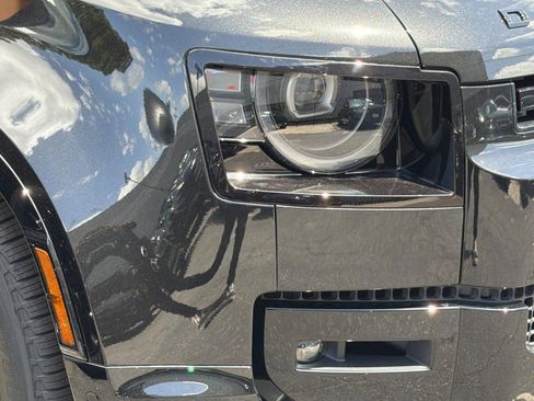 New 2026 Land Rover Defender 110 X-Dynamic SE AWD/4WD image 10