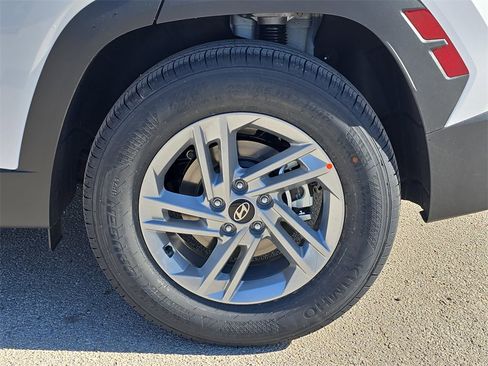New 2026 Hyundai Tucson SE image 30