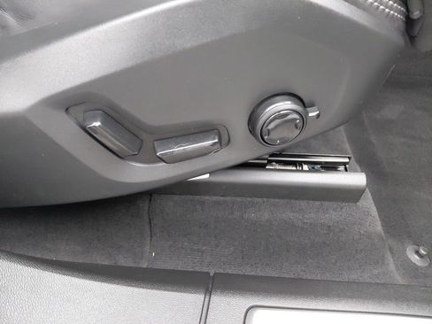 Used 2022 Volvo XC60 B5 Inscription w/ Advanced Package image 26