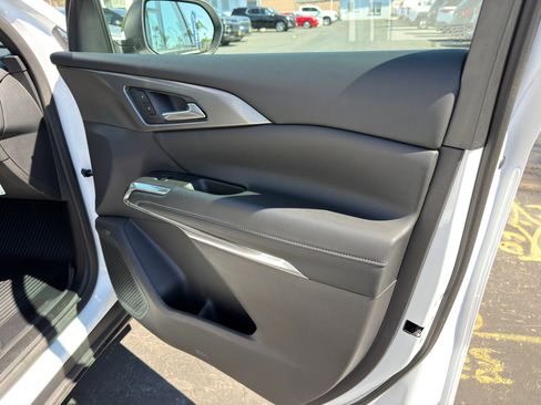 New 2026 Chevrolet Traverse LT w/ LPO, Floor Liner Package image 11