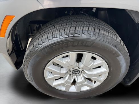 Used 2023 Nissan Frontier SV w/ SV Convenience Package image 21