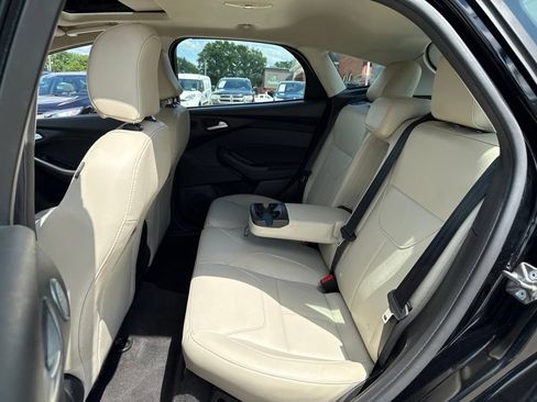 Used 2018 Ford Focus Titanium FWD image 40