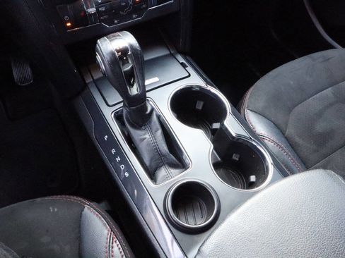 Used 2018 Ford Explorer XLT w/ Equipment Group 202A image 11