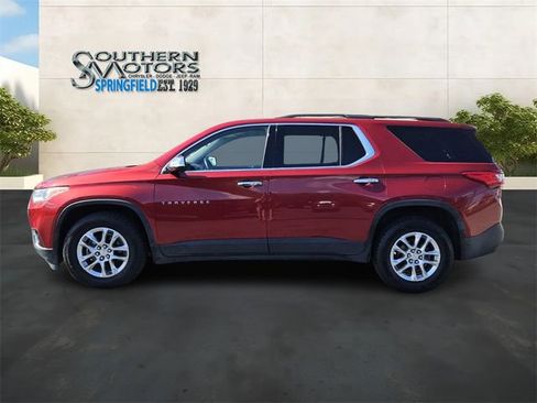 Used 2020 Chevrolet Traverse LT image 2