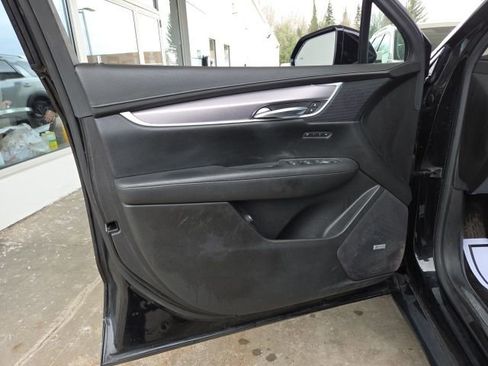 Used 2017 Cadillac XT5 Premium Luxury image 24