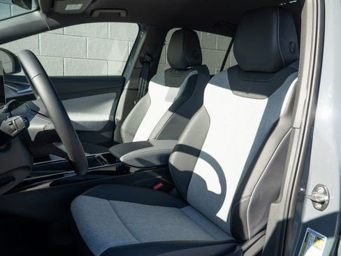 New 2025 Volkswagen ID.4 Pro AWD/4WD image 8