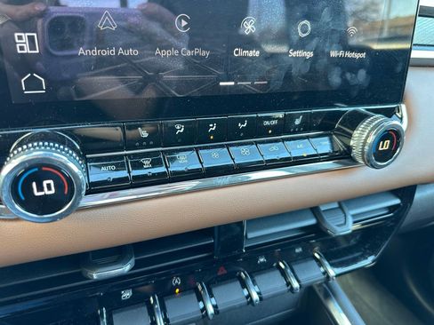 Used 2023 GMC Canyon AT4 image 15