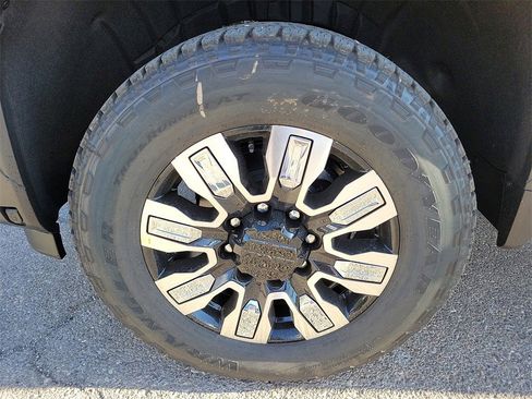 New 2026 GMC Sierra 2500 Denali w/ Denali Reserve Package image 14