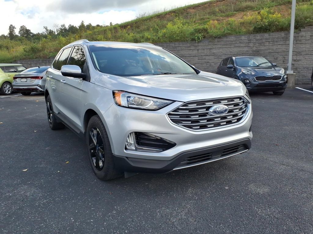 Used 2019 Ford Edge SEL w/ Equipment Group 201A AWD/4WD image 4