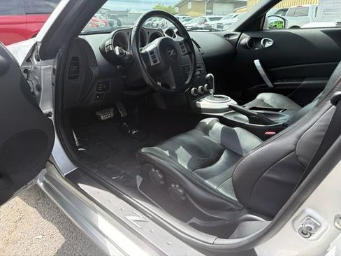 Used 2007 Nissan 350Z Touring RWD image 12