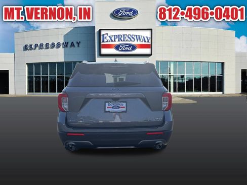 Used 2024 Ford Explorer XLT w/ Equipment Group 202A AWD/4WD image 7
