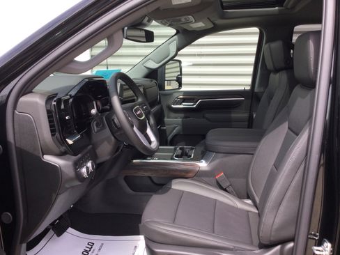 New 2026 GMC Sierra 3500 SLT image 9