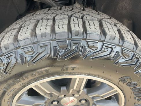 Used 2024 GMC Sierra 1500 AT4 w/ Technology Package image 36