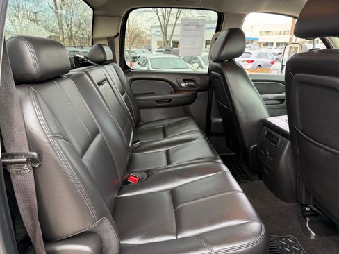 Used 2010 GMC Sierra 2500 SLT w/ SLT Convenience Package image 17
