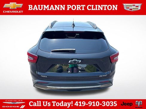 Used 2025 Chevrolet Trax ACTIV w/ Sunroof Package FWD image 6