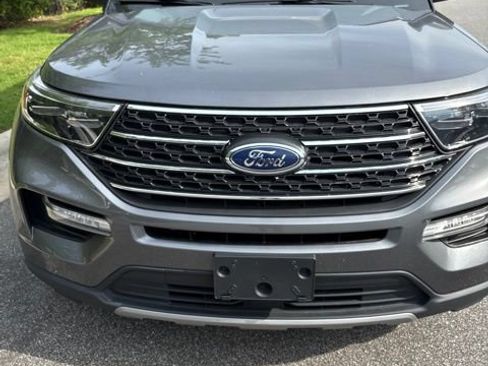 Used 2024 Ford Explorer XLT w/ Equipment Group 202A RWD image 10