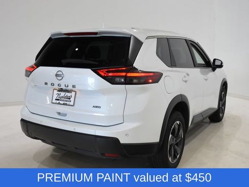 Used 2025 Nissan Rogue SV AWD/4WD image 4