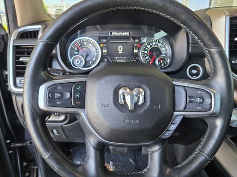 Used 2019 RAM 1500 Laramie AWD/4WD image 25