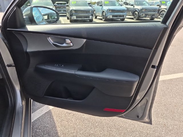 Used 2022 Kia Forte LXS w/ LXS Technology Package FWD image 26