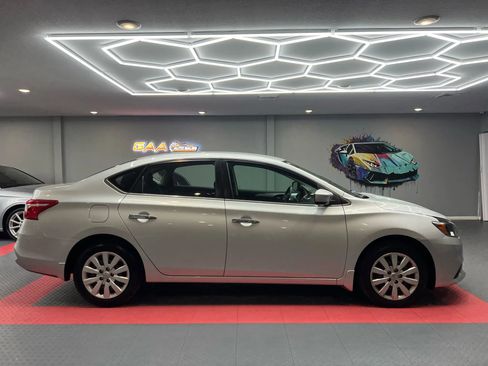Used 2017 Nissan Sentra S image 8
