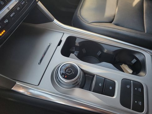 Used 2023 Ford Explorer Limited image 20