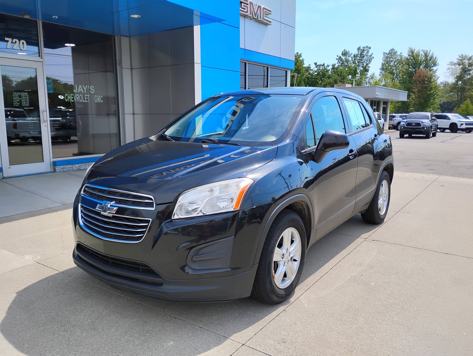 Used 2016 Chevrolet Trax LS w/ LPO, Cargo Package FWD image 13