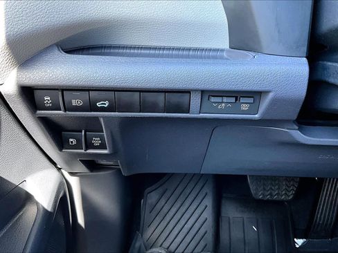 Used 2024 Toyota Sienna LE FWD image 35