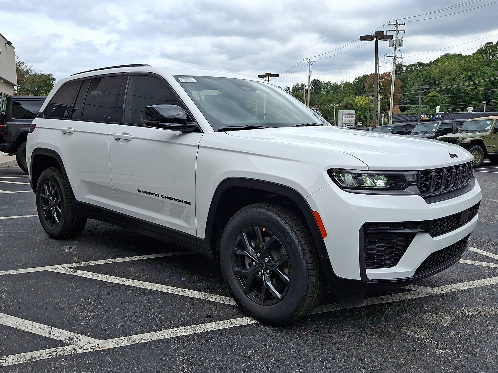 New 2027 Jeep Grand Cherokee 4WD image 2