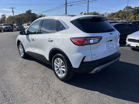 Used 2020 Ford Escape SE image 5