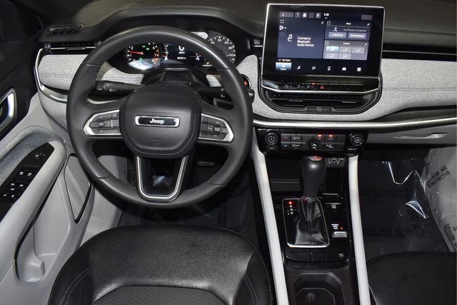 Certified 2024 Jeep Compass Latitude AWD/4WD image 19