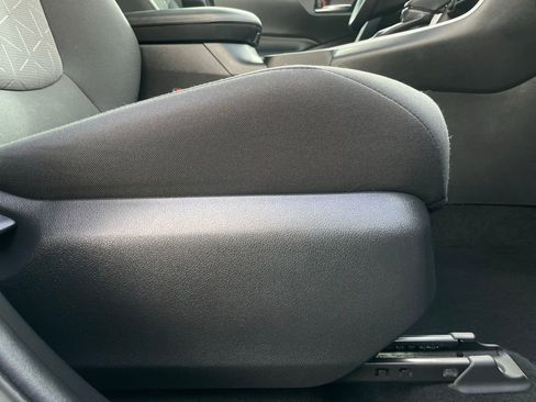 Used 2021 Toyota RAV4 XLE image 29