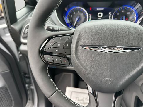 New 2026 Chrysler Pacifica Limited w/ S Appearance Package image 21