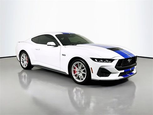 Used 2024 Ford Mustang GT Premium image 13