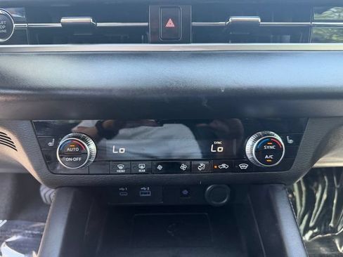Used 2024 Mitsubishi Outlander SE Black Edition AWD/4WD image 27