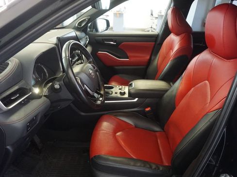 Used 2023 Toyota Highlander XSE AWD/4WD image 20